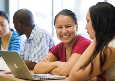 Simposio: mujer profesional y su impacto en nuestra sociedad