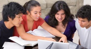 Talleres de poesía con música de taylor swift.