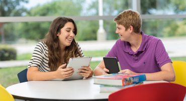 Lectura de poesía con música de John Doe